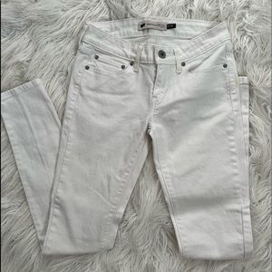 White  skinny Levi's